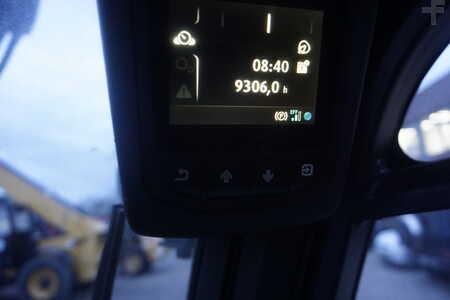 Gázüzemű targoncák 2022  Linde H 35T-01 - 2022er (2)