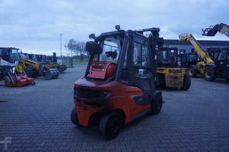 Gázüzemű targoncák 2022  Linde H 35T-01 - 2022er (8)