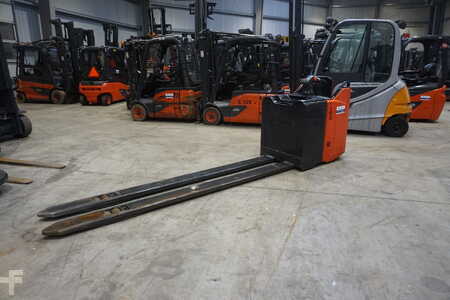 Container Handlers - Linde T 20SP - Nur 678 Betriebsstunden (1)