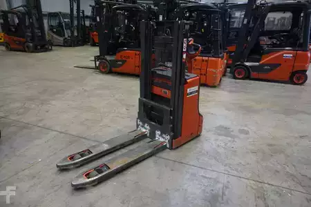 Gerbeurs 2020  Linde D 08 - Nur 327 Stunden (1)