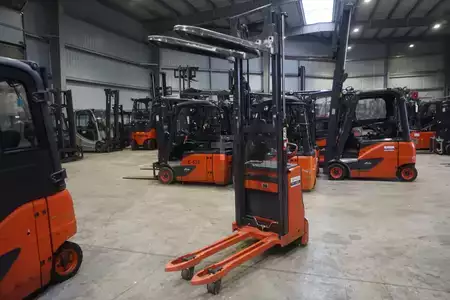 Gerbeurs 2020  Linde D 08 - Nur 327 Stunden (2)