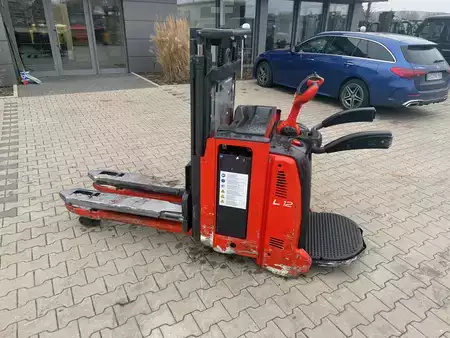 Stacker de condutor em pé 2015  Linde L 12 L HP AP (11)