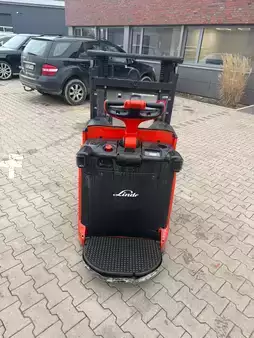 Stacker de condutor em pé 2015  Linde L 12 L HP AP (7)