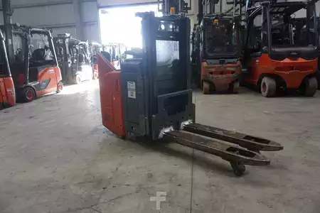 Stacker de condutor em pé 2019  Linde L 12L HPSP - Nur 1.785 Stunden (5)