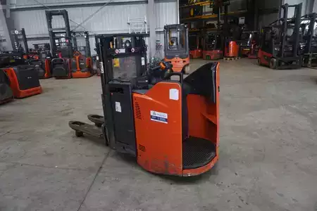 Stacker de condutor em pé 2019  Linde L 12L HPSP - Nur 1.785 Stunden (7)