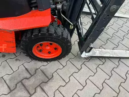 Konténerszállítók 2006  Linde E 12 Triplex (12)