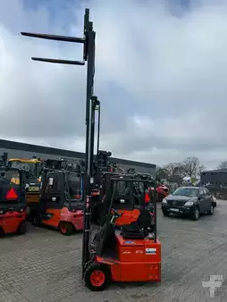 Konténerszállítók 2006  Linde E 12 Triplex (7)