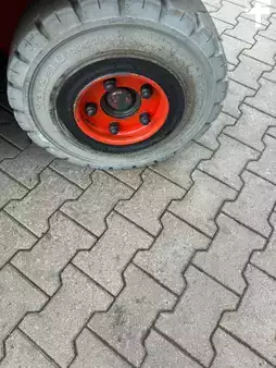 Elektro čtyřkolový VZV  Linde E 50 HL (14)