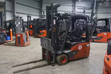 Elektryczne 3-kołowe 2020  Linde E 18-02 - Triplex (11)