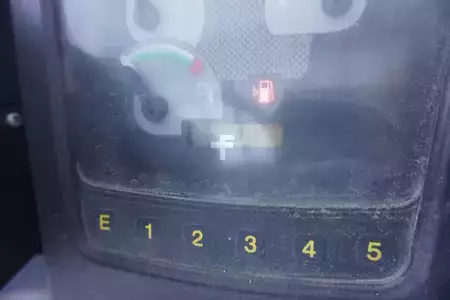 Gázüzemű targoncák 2002  Yale GLP 55MJ - 5,5 Tonner (8)