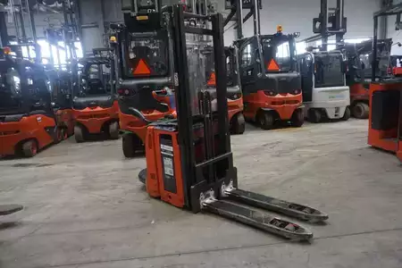 Ruční vysokozdvižný vozík 2020  Linde D 12AP - Nur 532 Stunden (8)