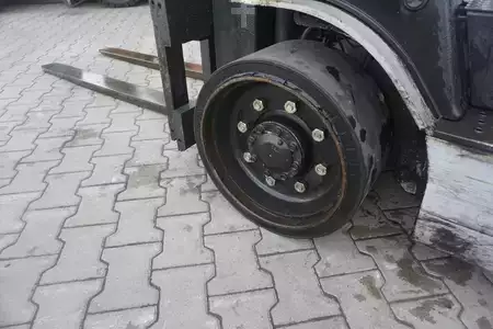 Gázüzemű targoncák 2006  Nissan L02F36LU - 3.467 Stunden (10)