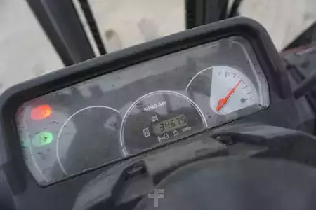 Gázüzemű targoncák 2006  Nissan L02F36LU - 3.467 Stunden (6)