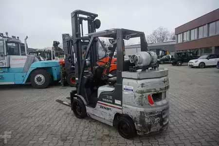 Gázüzemű targoncák 2006  Nissan L02F36LU - 3.467 Stunden (8)
