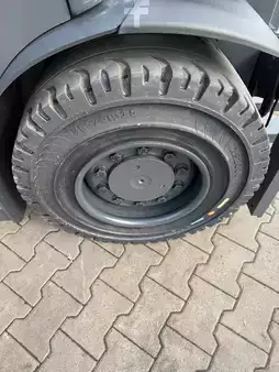 Eléctrica de 4 ruedas 2025  Linde E 50 HL (26)