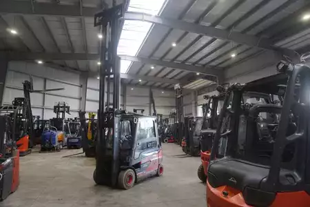 El Truck - 4-hjul 2015  Linde E 25L-01 - Triplex (11)