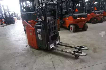 Stoccatori uomo a piedi 2020  Linde D 12HPSP - Nur 1.887 Stunden (11)