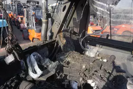 Diesel gaffeltruck 2023  Linde H 80D-03 - Brandschaden (8)