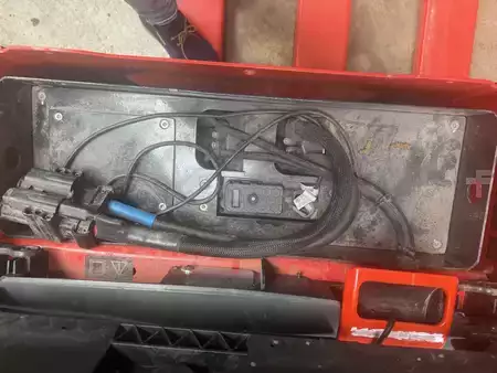 Lavtløftende truck 2021  Linde T 16  10 Stück (6)