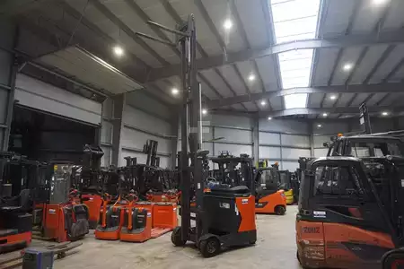 Reach Trucks 2017  Linde R 14G-01 - 2017er (8)