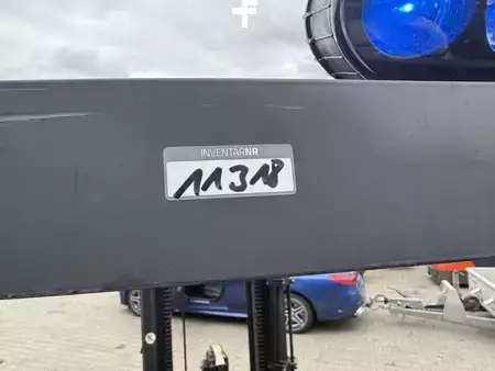 Carretilla retráctil 2017  Linde R 14G-01 - 2017 er (10)