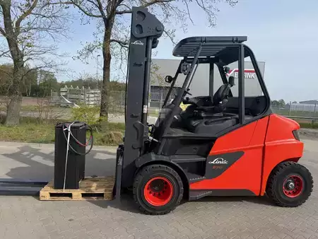 4-wiel elektrische heftrucks 2018  Linde E 70 -01 (14)