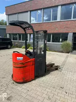 Stackers Stand-on 2022  Linde D 14 SP (2)