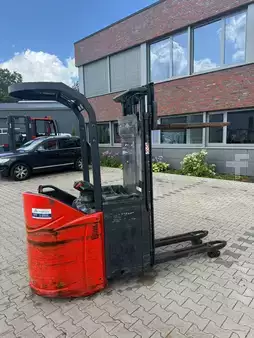 Stackers Stand-on 2022  Linde D 14 SP (9)