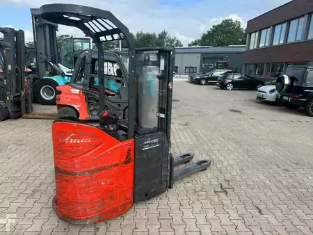 Stackers Stand-on 2010  Linde L 14 L SP (1)