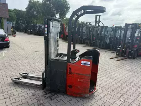 Stackers Stand-on 2010  Linde L 14 L SP (7)
