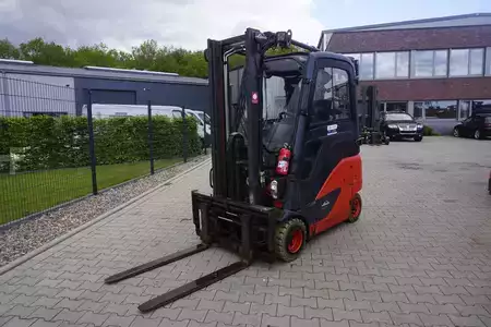 Carrelli elettrici 4 ruote 2016  Linde E 20PH-02 - Nur 1.800 Stunden (1)