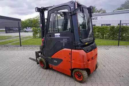 Carrelli elettrici 4 ruote 2016  Linde E 20PH-02 - Nur 1.800 Stunden (11)