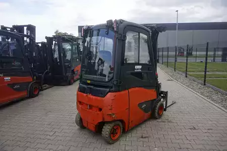 Carrelli elettrici 4 ruote 2016  Linde E 20PH-02 - Nur 1.800 Stunden (5)