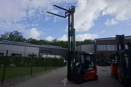 Elektro 4 Rad 2019  Linde E 25RL-01 - Triplex - 2019er (2)