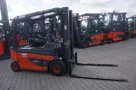 Elektro 4 Rad 2019  Linde E 25RL-01 - Triplex - 2019er (5)