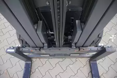 Elektro 4 Rad 2019  Linde E 25RL-01 - Triplex - 2019er (6)