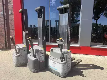 Ruční vysokozdvižný vozík 2014  Nissan PSH 160 ST420  3 Stück (1)