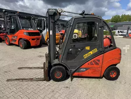 Gázüzemű targoncák 2018  Linde H 25T-02 - 2018er (1)