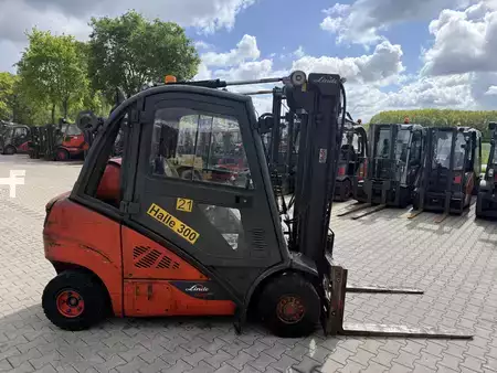 Gázüzemű targoncák 2018  Linde H 25T-02 - 2018er (3)