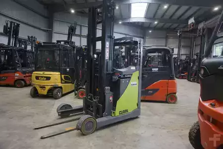 Reachtrucks 2015  Clark CRT 16AC - Nur 3.331 Stunden (1)