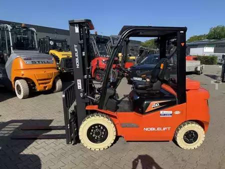 Elektro 4 Rad  Noblelift CPD 20 (1)