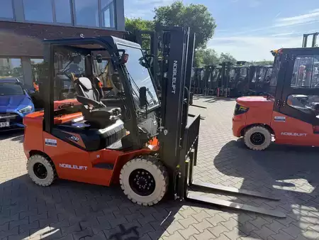 Elektro 4 Rad  Noblelift CPD 20 (3)
