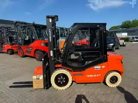 Elektro 4 Rad  Noblelift CPD 38 (3)