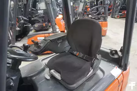 Chariots électriques à 3 roues 2019  Linde E 16L-02 - 2019er (9)