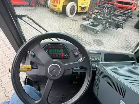 Chariots tracteurs  Linde P 250 (12)