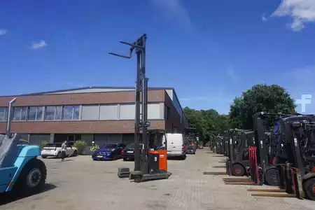 Vierwege-Schubmaststapler 2019  Linde R 20F - Nur 2.877 Stunden (8)