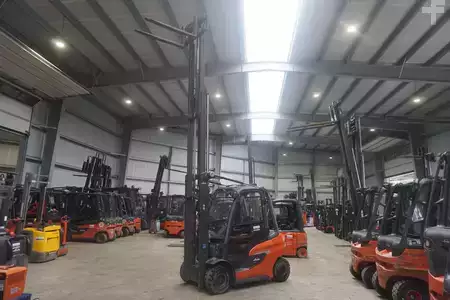 Diesel Forklifts 2022  Linde H 25D-01 - Triplex - Nur 1.734 Stunden (3)