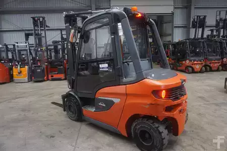 Diesel Forklifts 2022  Linde H 25D-01 - Triplex - Nur 1.734 Stunden (9)