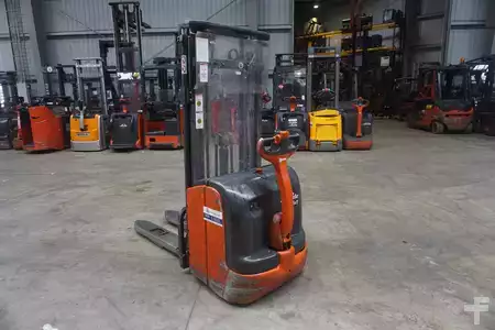 Pallet Stackers 2012  Linde L 14 - 4.352mm Triplex - 2023er Batterie (11)