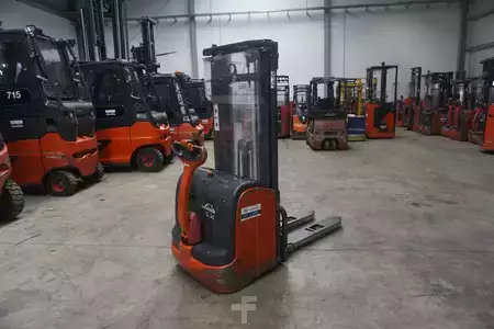 Pallet Stackers 2012  Linde L 14 - 4.352mm Triplex - 2023er Batterie (5)